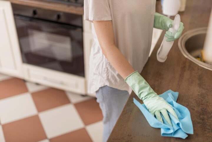 Top 10 Quick Cleaning Tips for Busy People